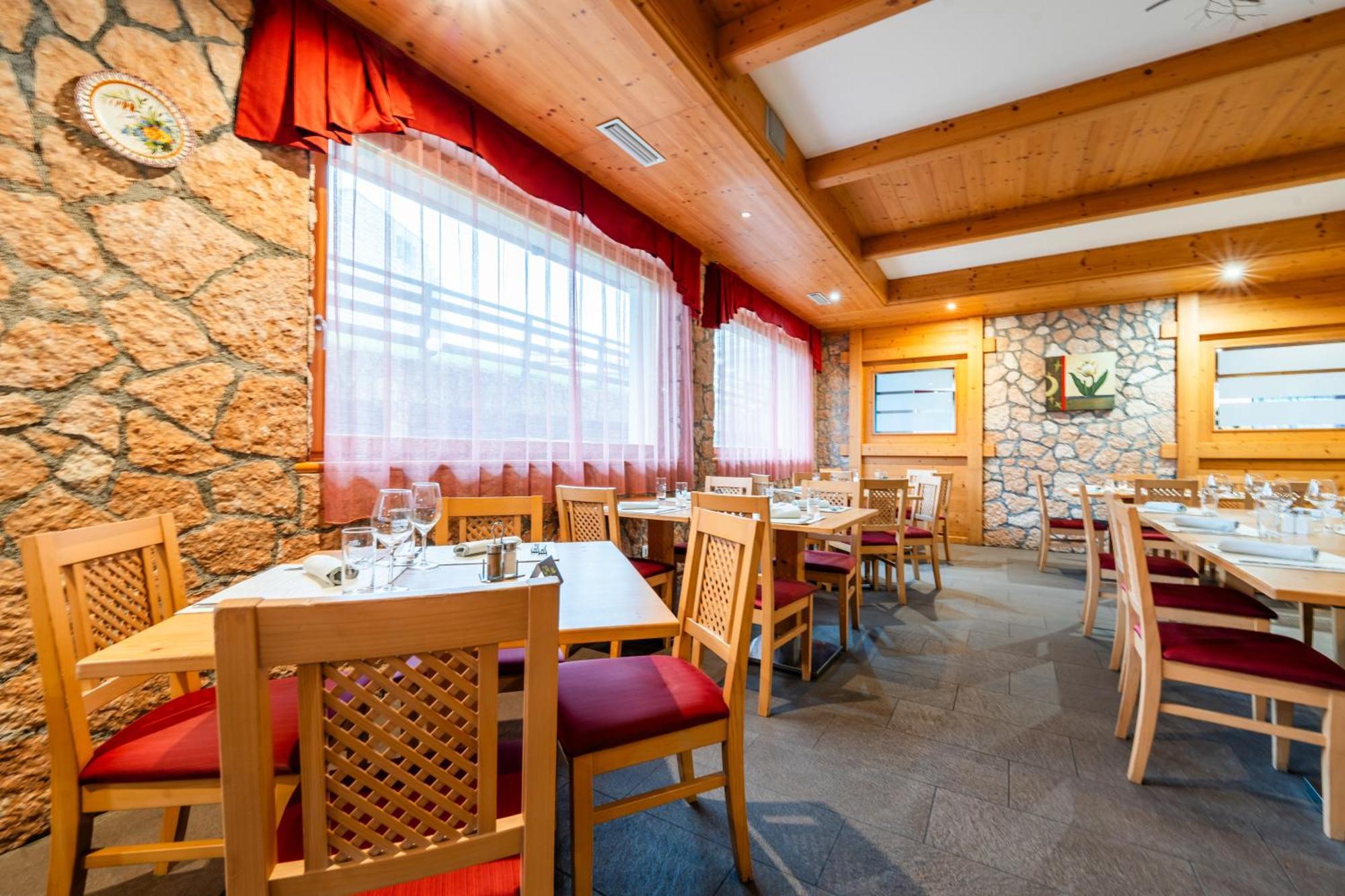 Alpine Mugon Hotel Vason Buitenkant foto